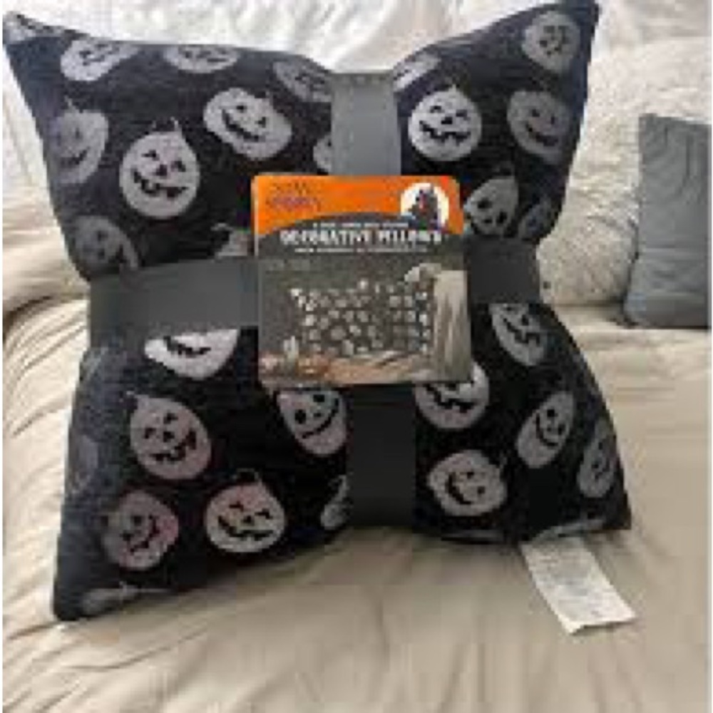 LMT: Halloween Pumpkin Decorative Pillow